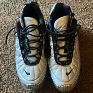 AirMax Max 720 818 size 8 in almost new condition